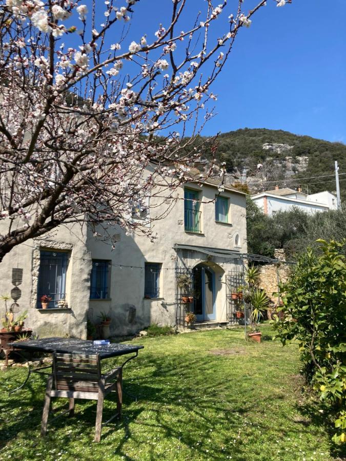 Casa Olivia Lacrema Finale Ligure Exterior photo